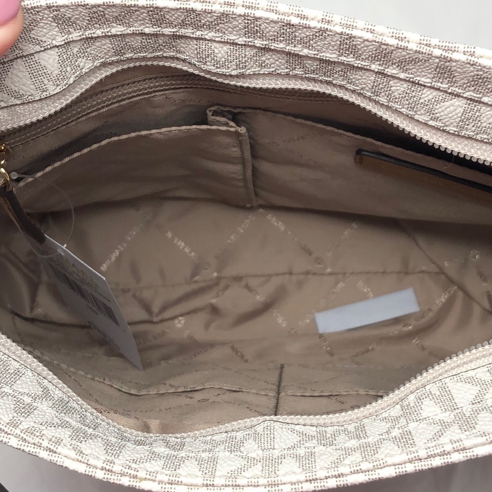 NWT Michael Kors large messenger crossbody - Picture 6 of 8